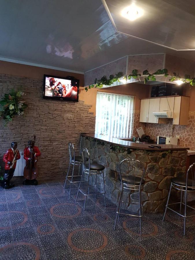 Hotel Дом Для Души С Бассейном Целиком Winnica Zewnętrze zdjęcie